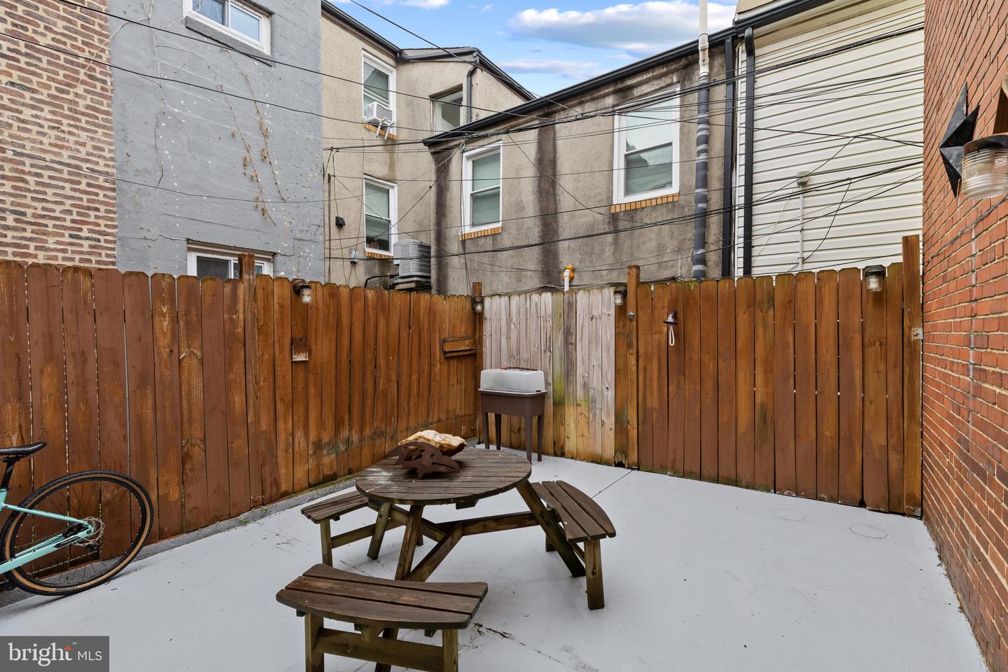2223 Fleet St Property Photo 34