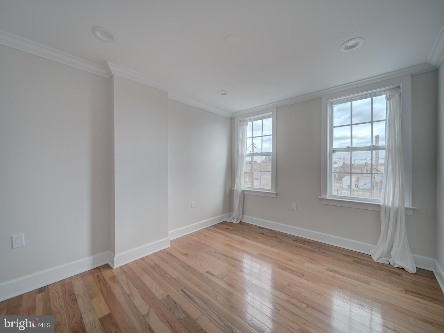 417 N Collington Ave Property Photo 5