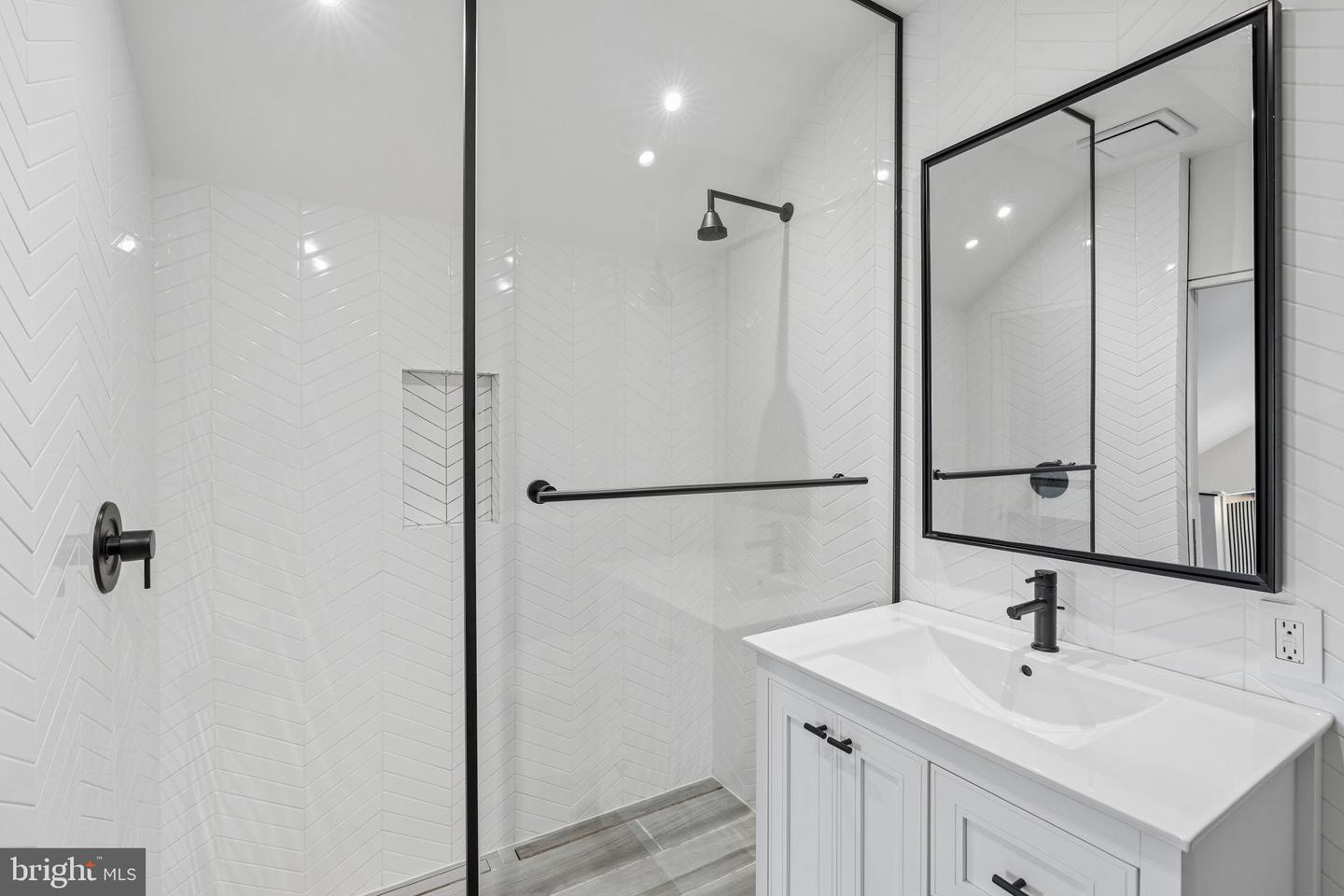 124 W Montgomery St Property Photo 33