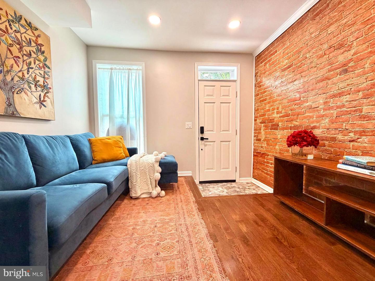 1358 Towson St Property Photo 8