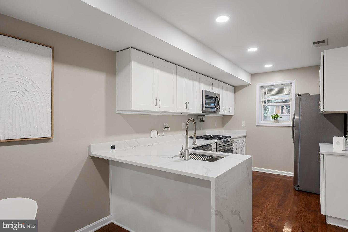 1358 Towson St Property Photo 15