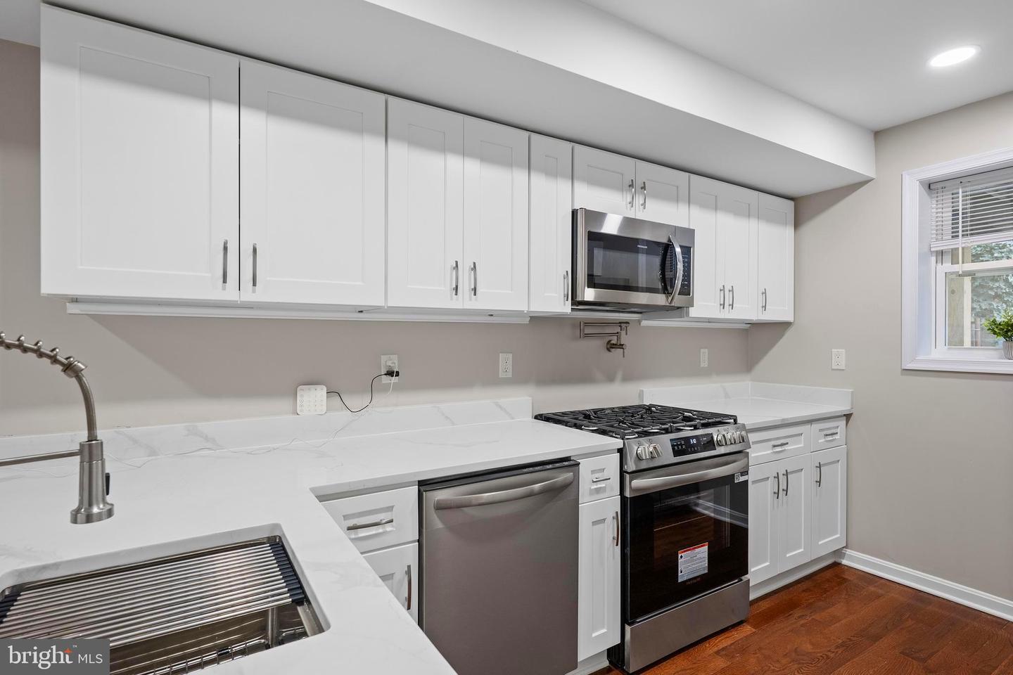 1358 Towson St Property Photo 17