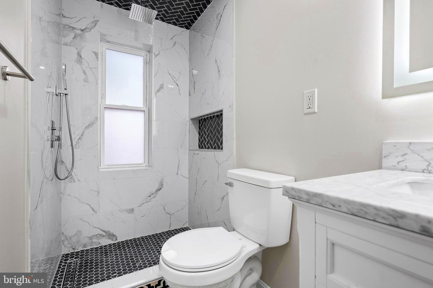 1358 Towson St Property Photo 27