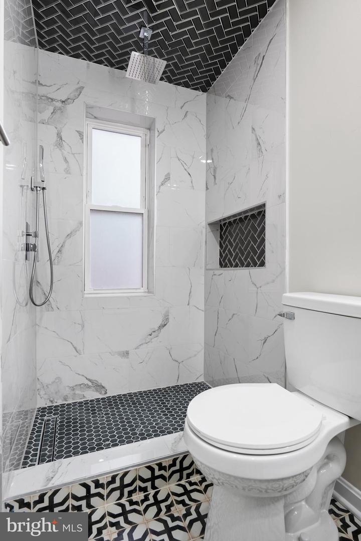 1358 Towson St Property Photo 28