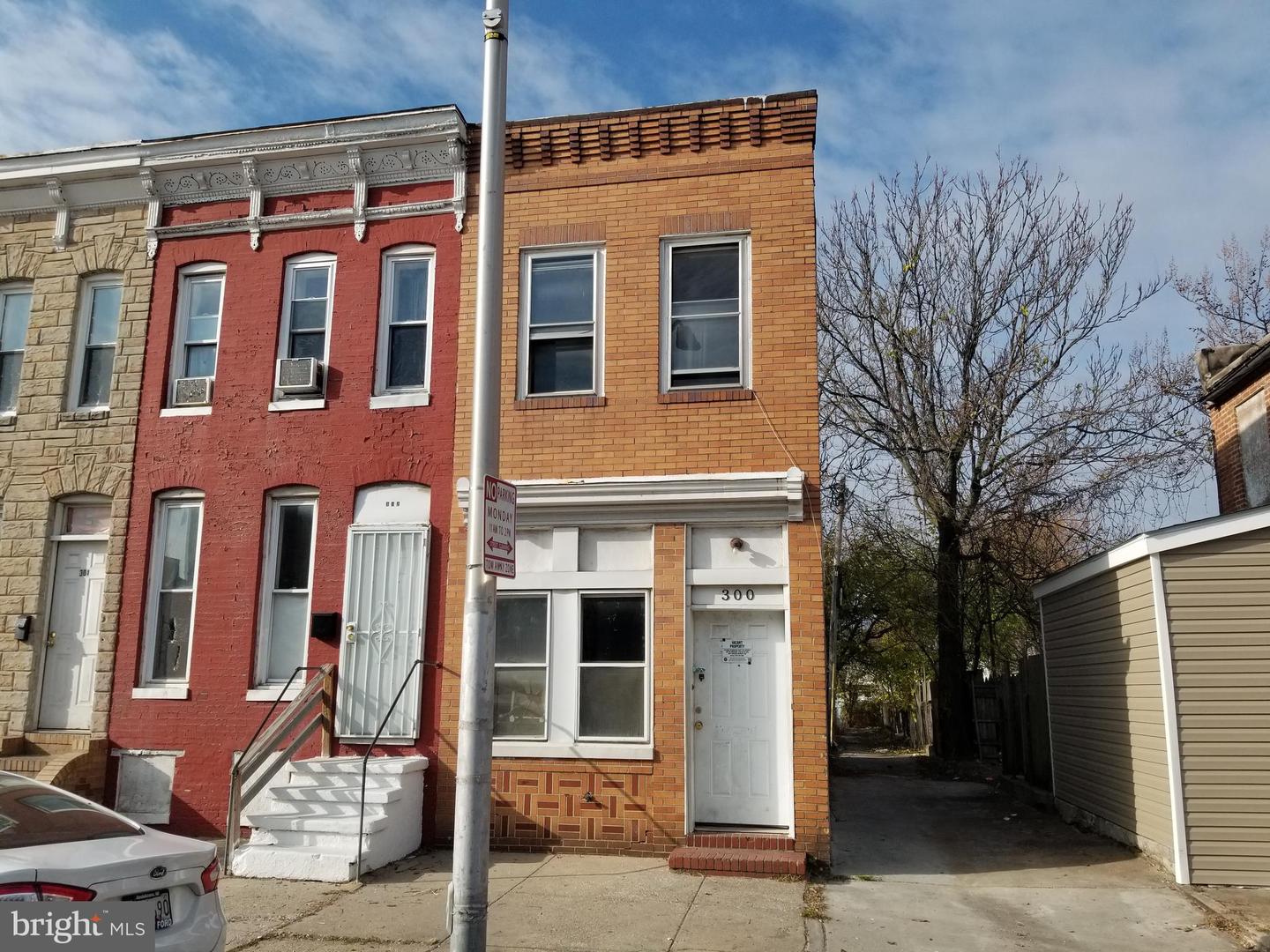 300 Pulaski St Property Photo 2