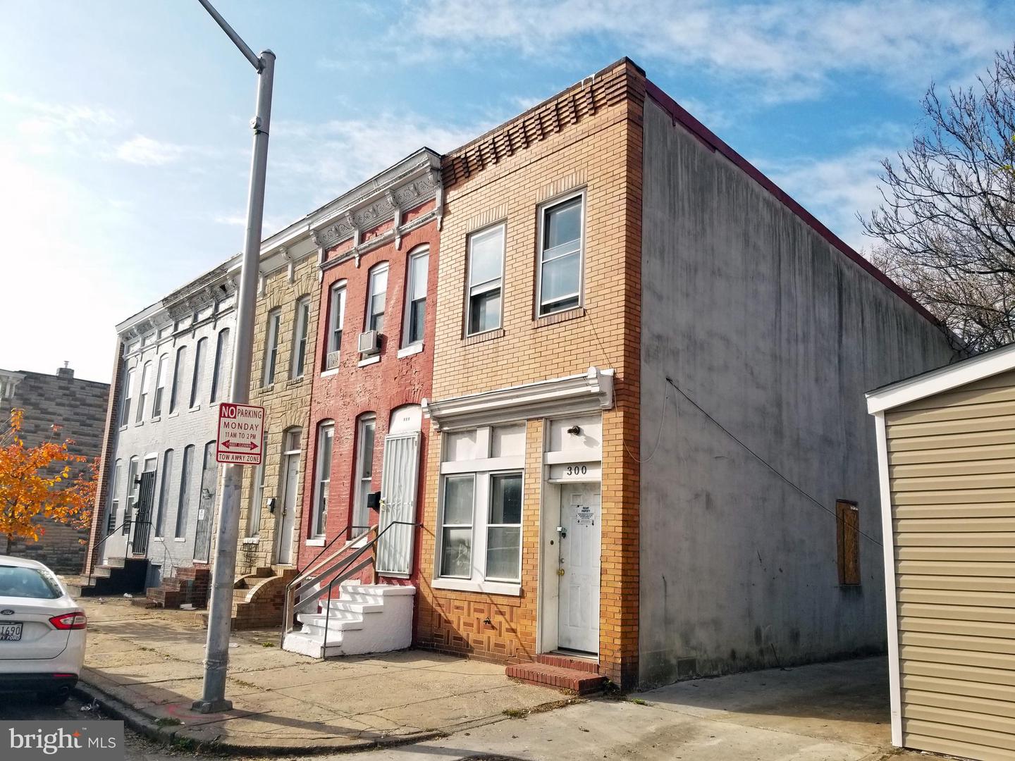 300 Pulaski St Property Photo 3