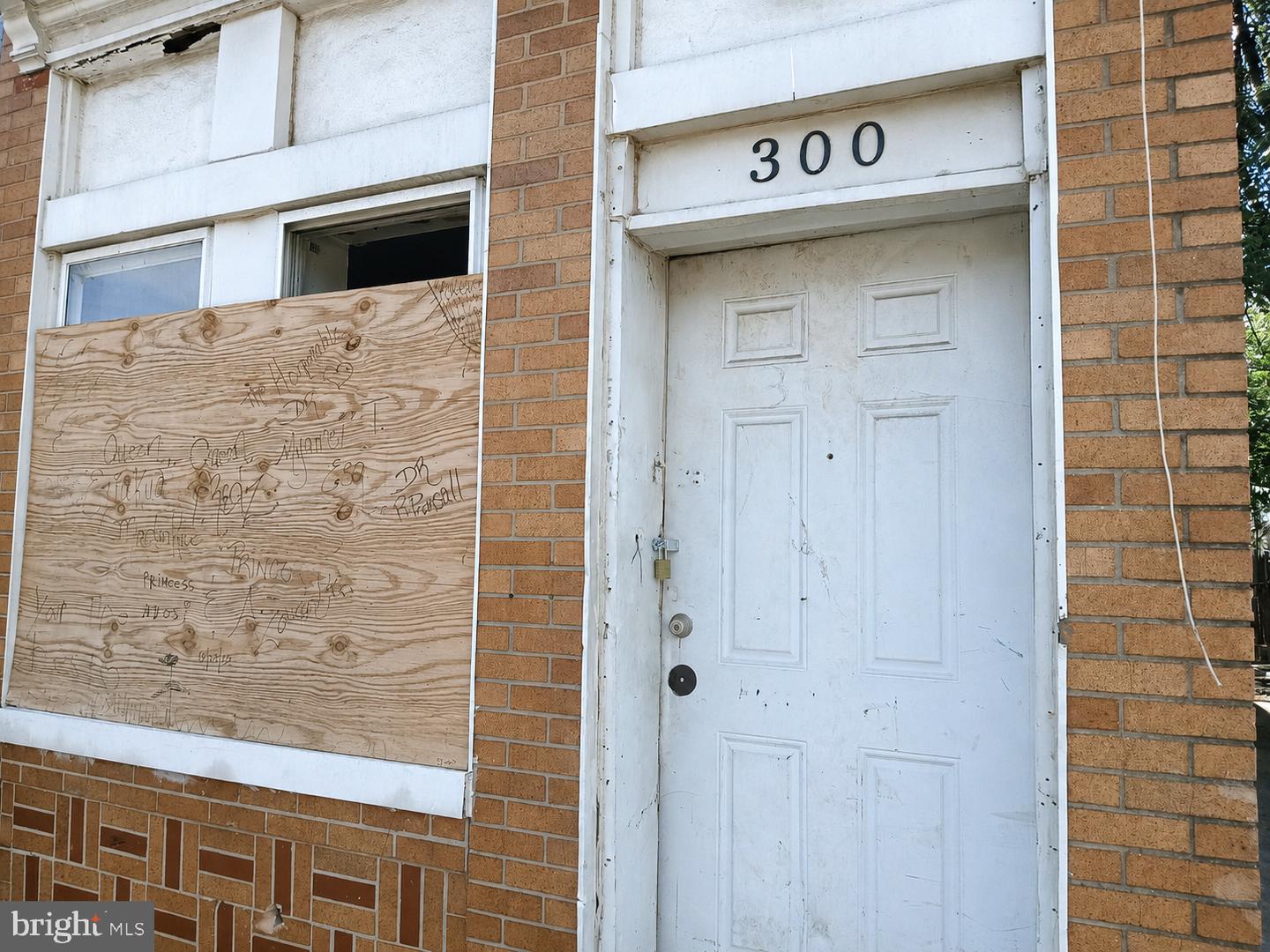 300 Pulaski St Property Photo 4