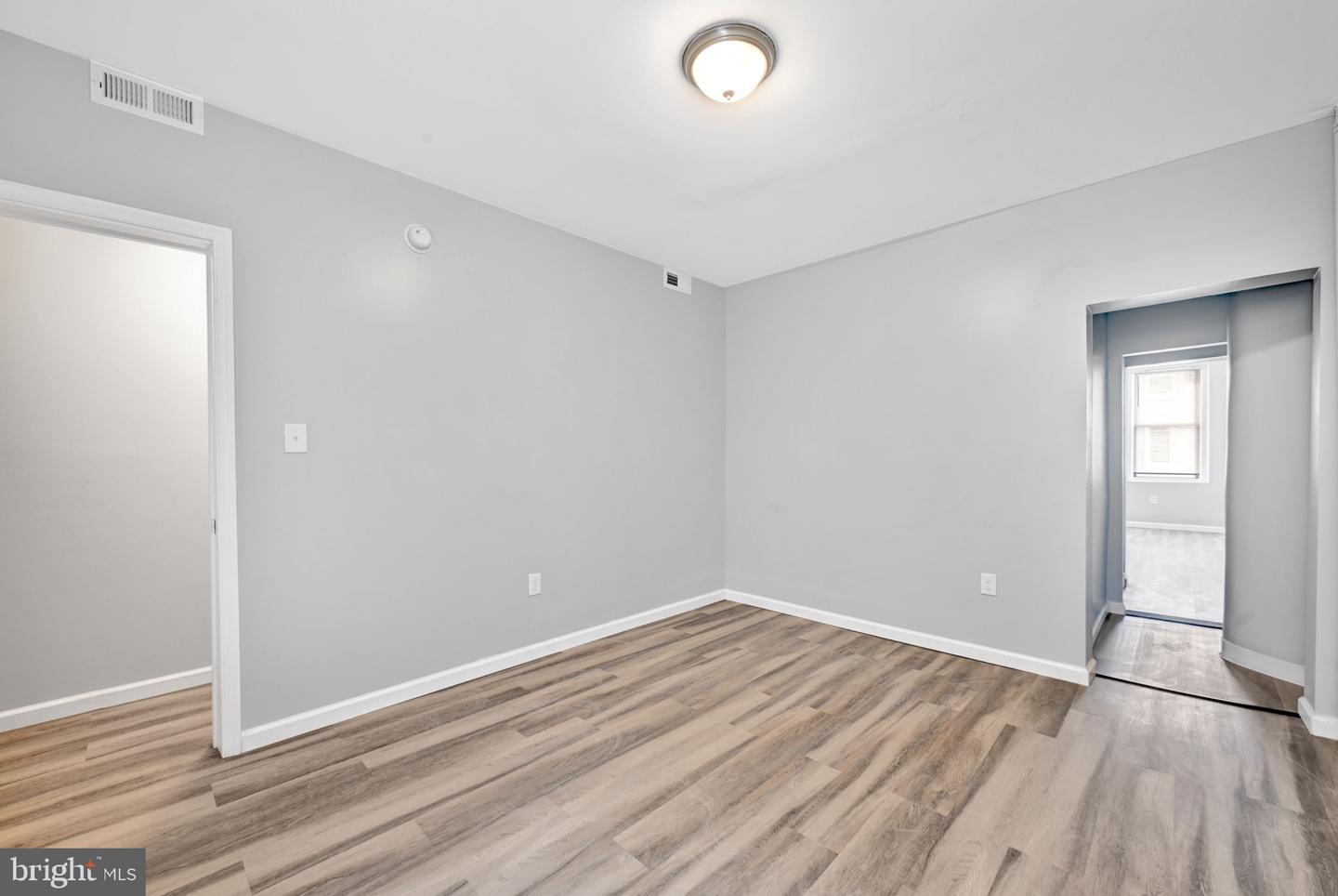 319 E 22nd St #unit 2 Property Photo 2