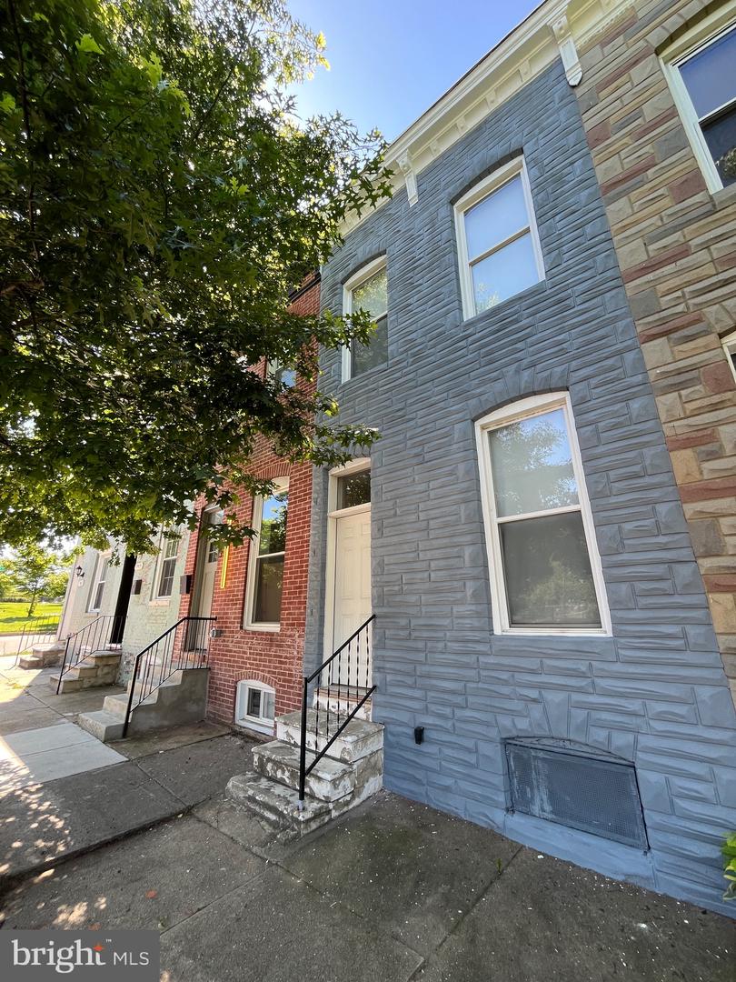 941 E Chase St Property Photo 2