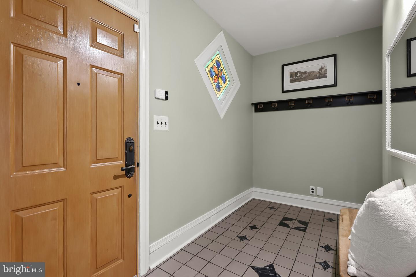 2708 Evergreen Ave Property Photo 4