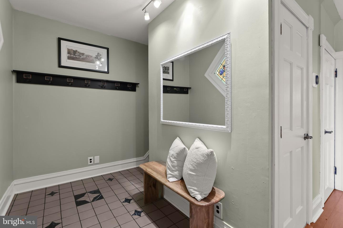 2708 Evergreen Ave Property Photo 5
