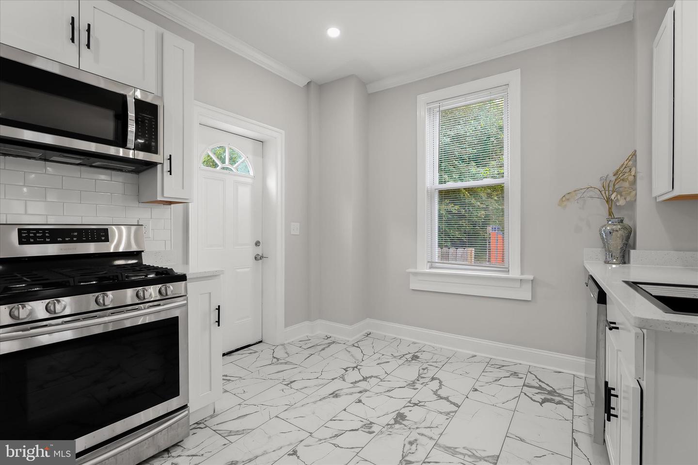 2810 Grantley Ave Property Photo 16