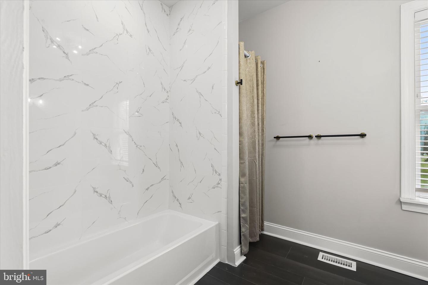 2810 Grantley Ave Property Photo 22