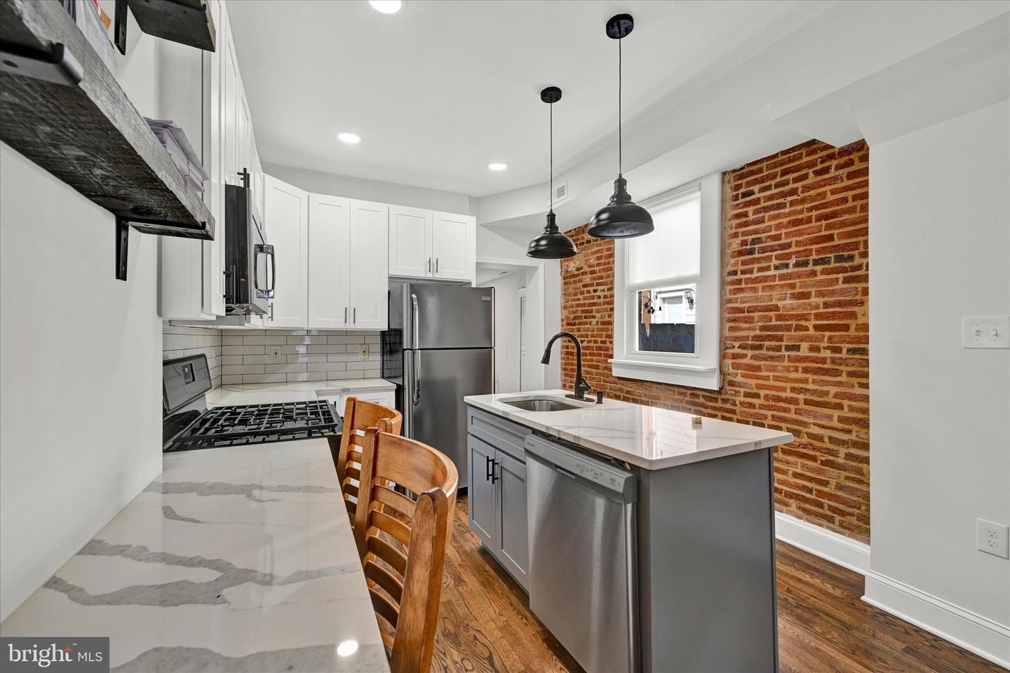 2 W Barney St Property Photo 10