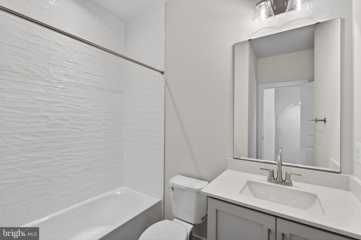 2507 Light St Property Photo 9