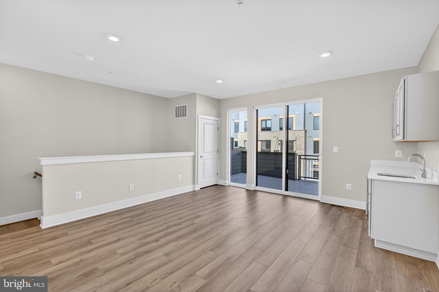 2507 Light St Property Photo 17