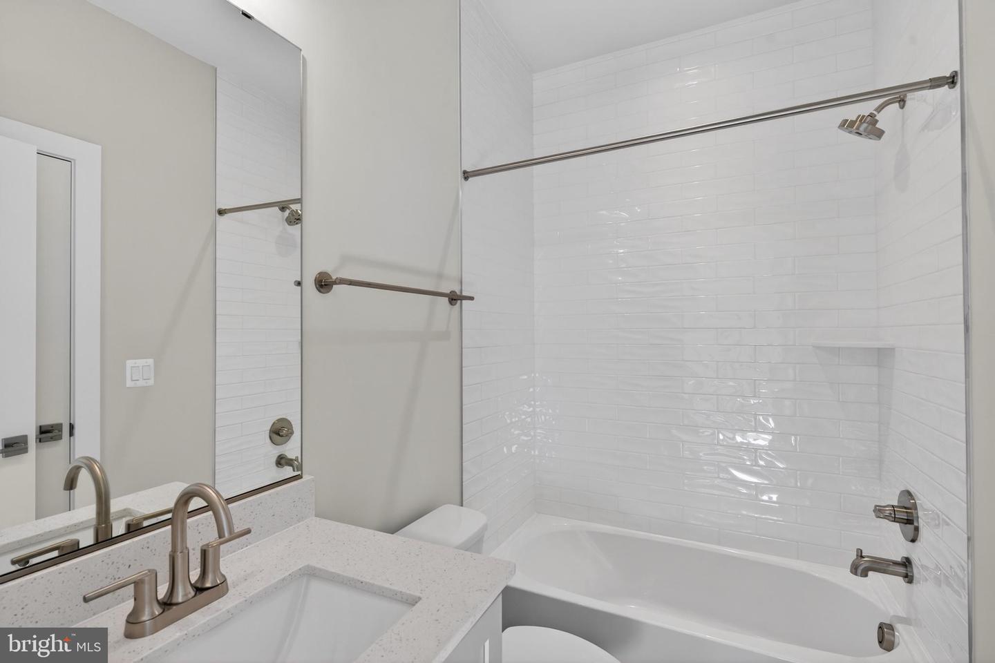 2507 Light St Property Photo 28