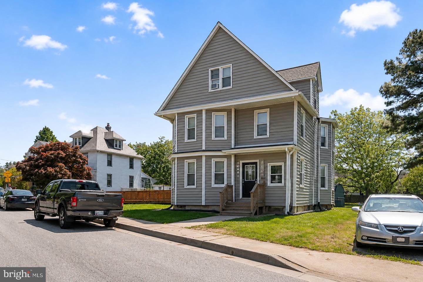 3211 Batavia Ave Property Photo 1