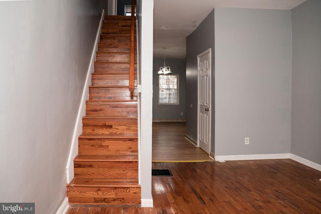 2630 E Monument St Property Photo 9