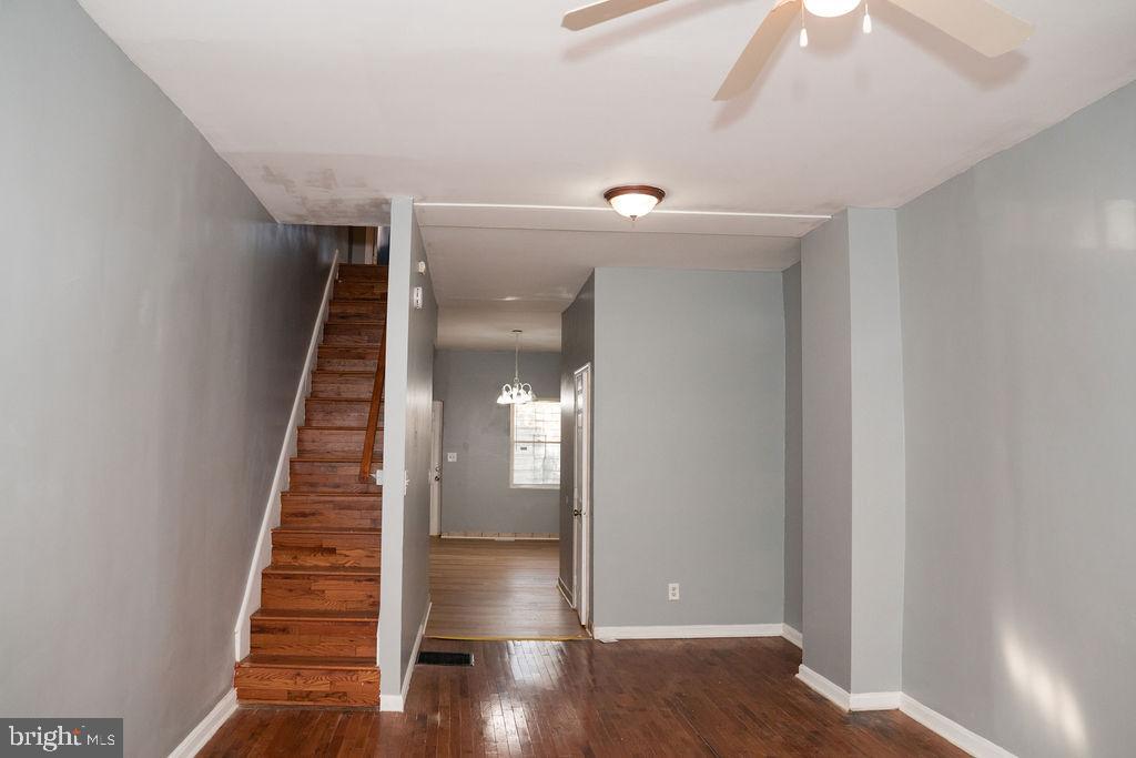 2630 E Monument St Property Photo 10
