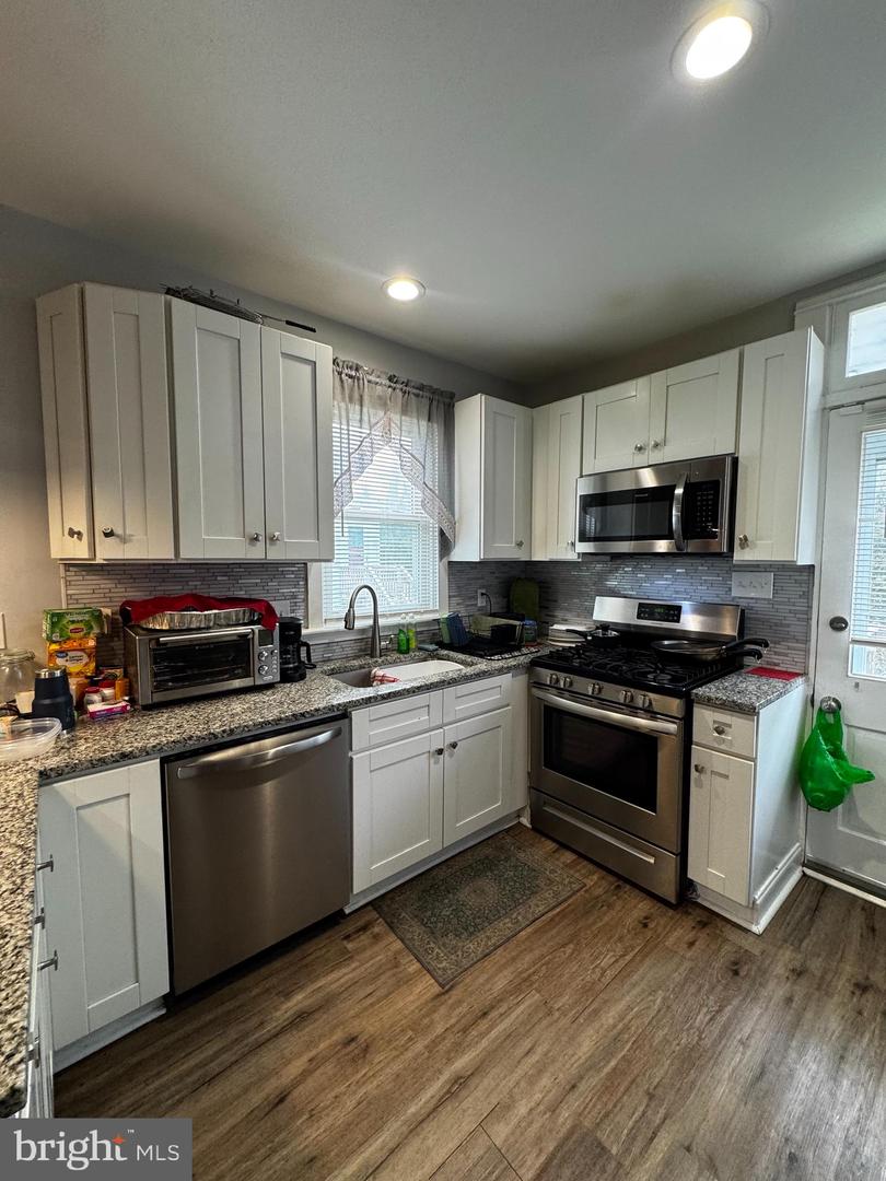 MDBA2218266 Property Photo 3