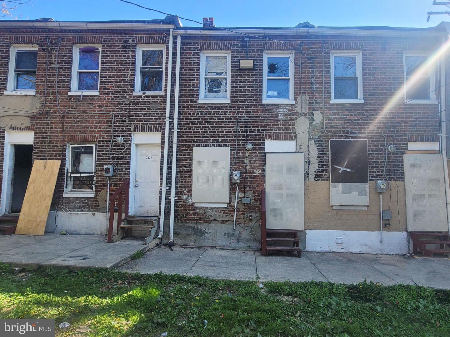 2420 Etting St Property Photo 3