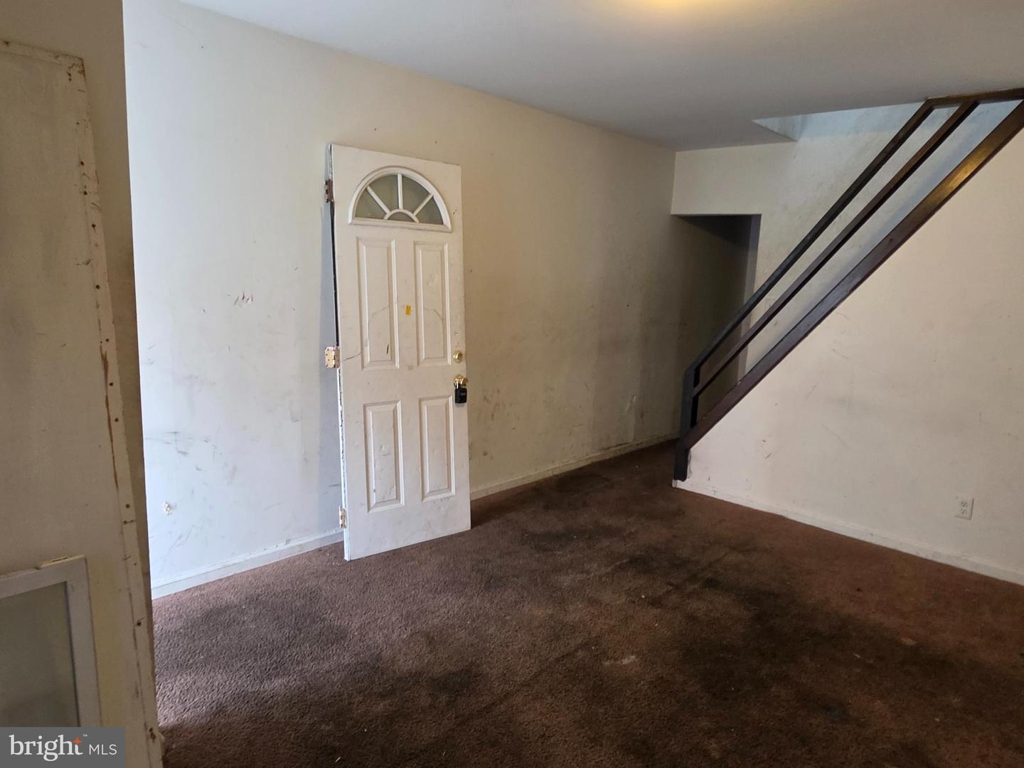 2420 Etting St Property Photo 4