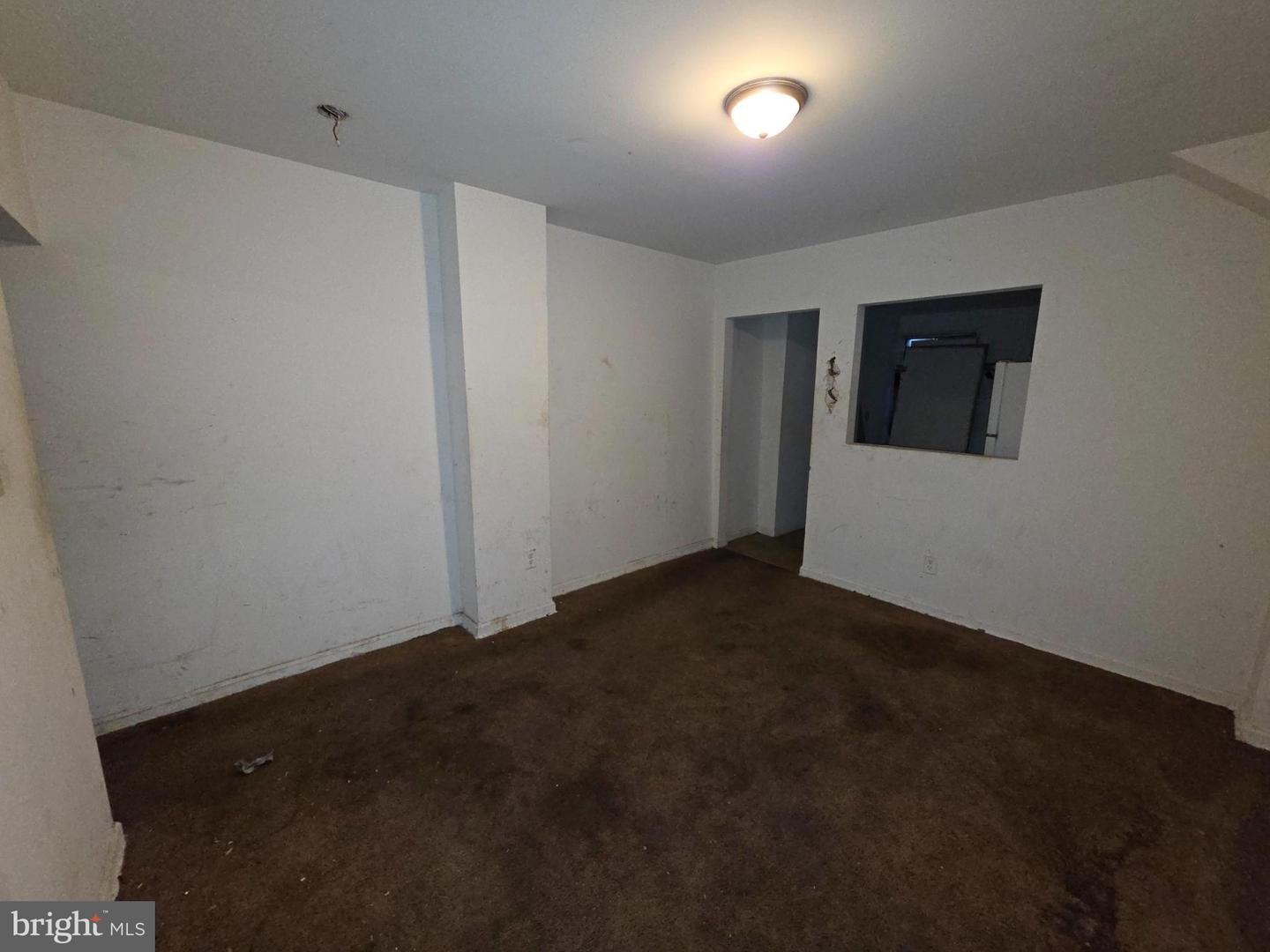 2420 Etting St Property Photo 6