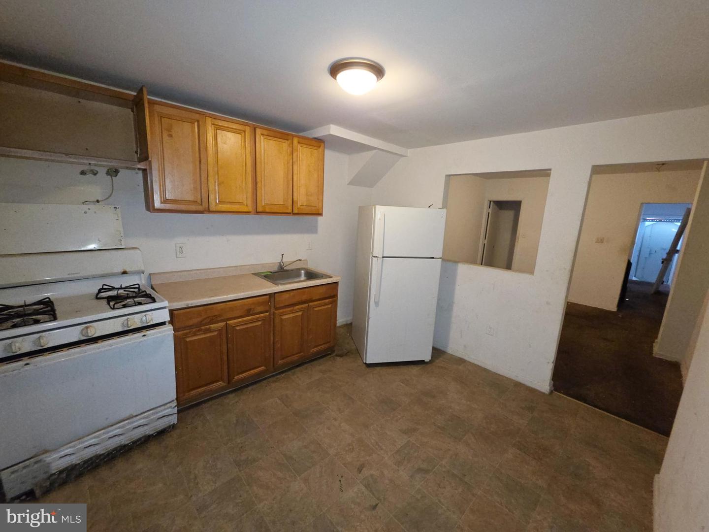 2420 Etting St Property Photo 9