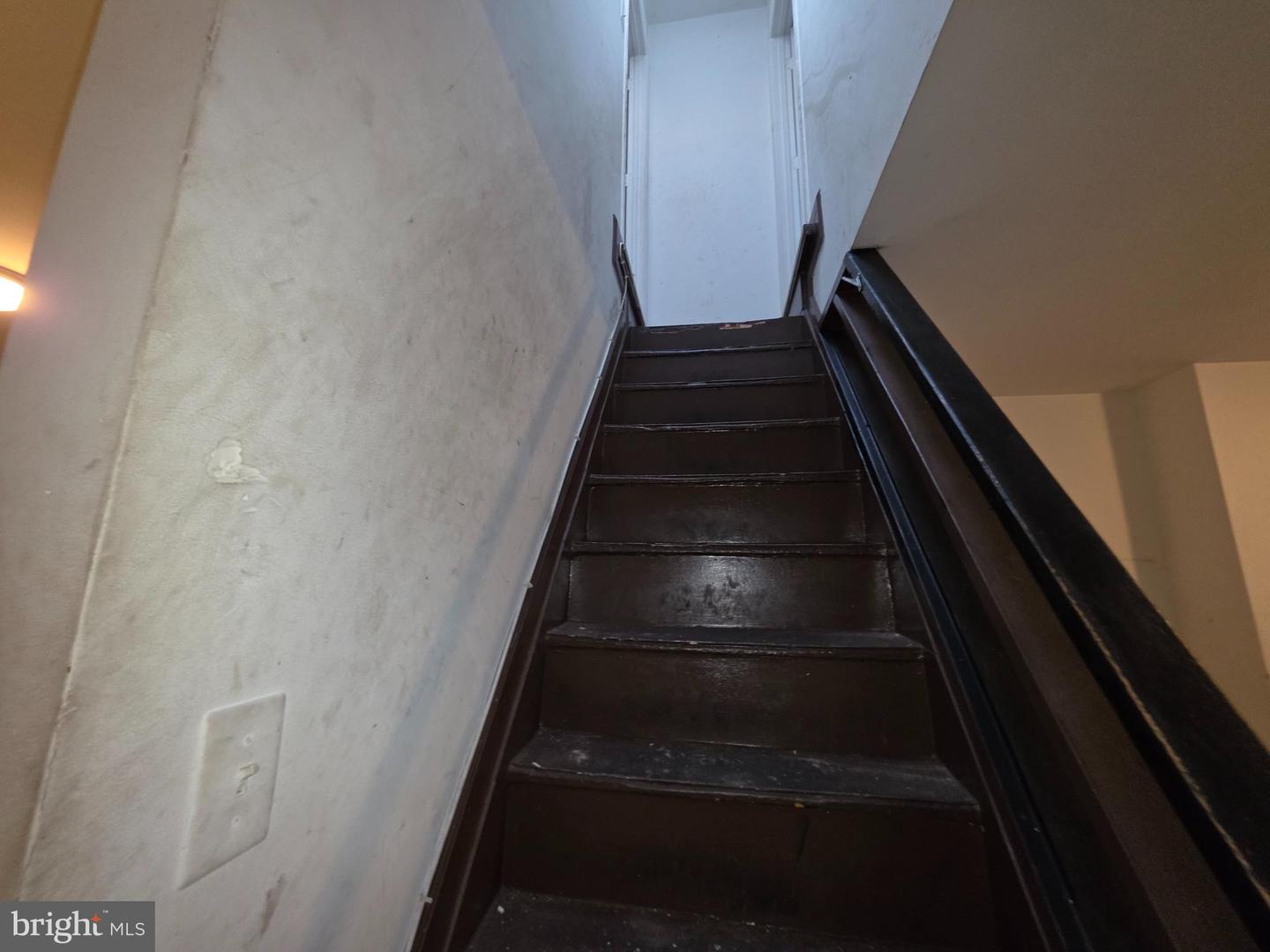 2420 Etting St Property Photo 10