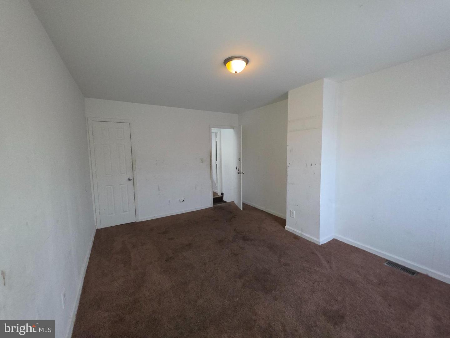 2420 Etting St Property Photo 13