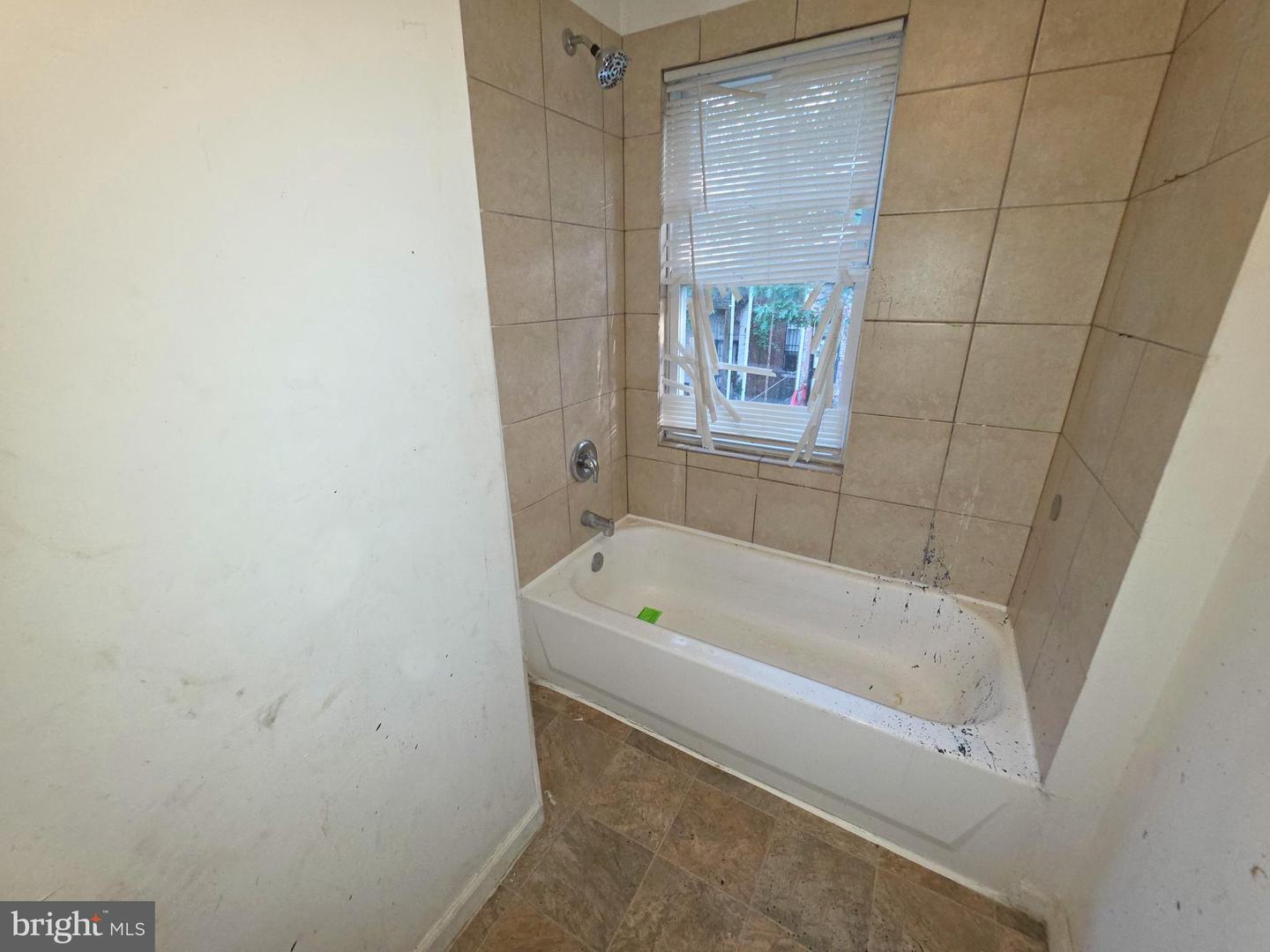 2420 Etting St Property Photo 15