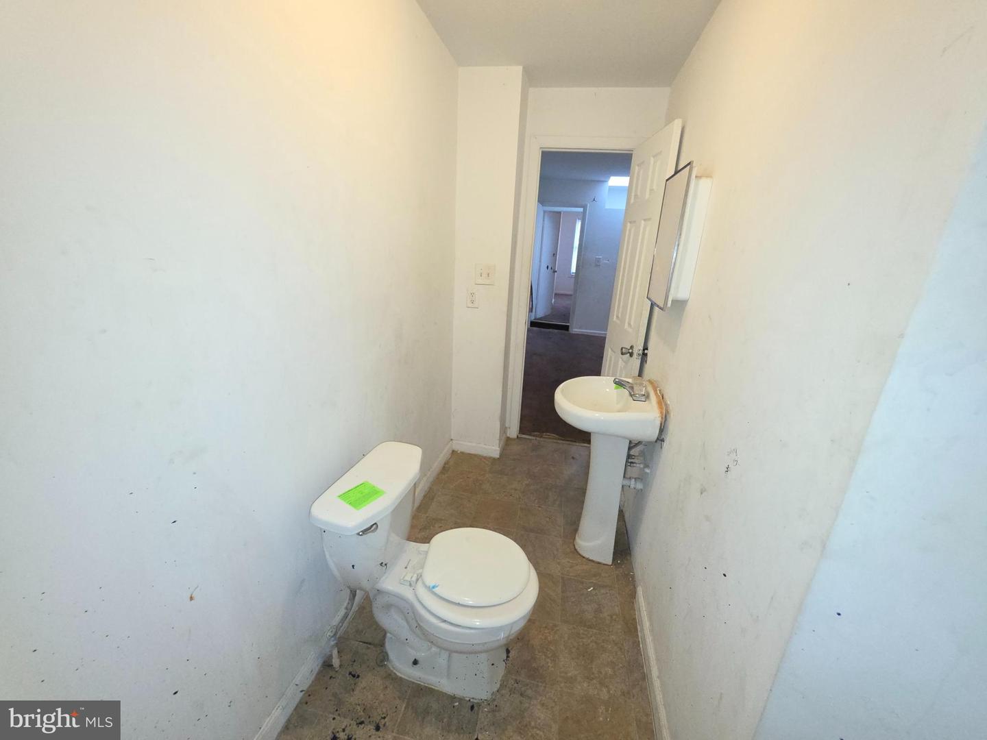 2420 Etting St Property Photo 16