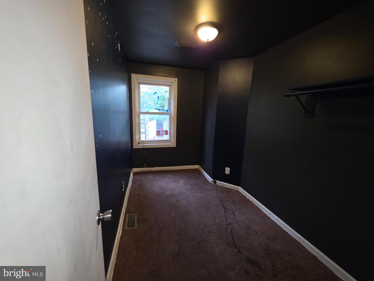2420 Etting St Property Photo 17