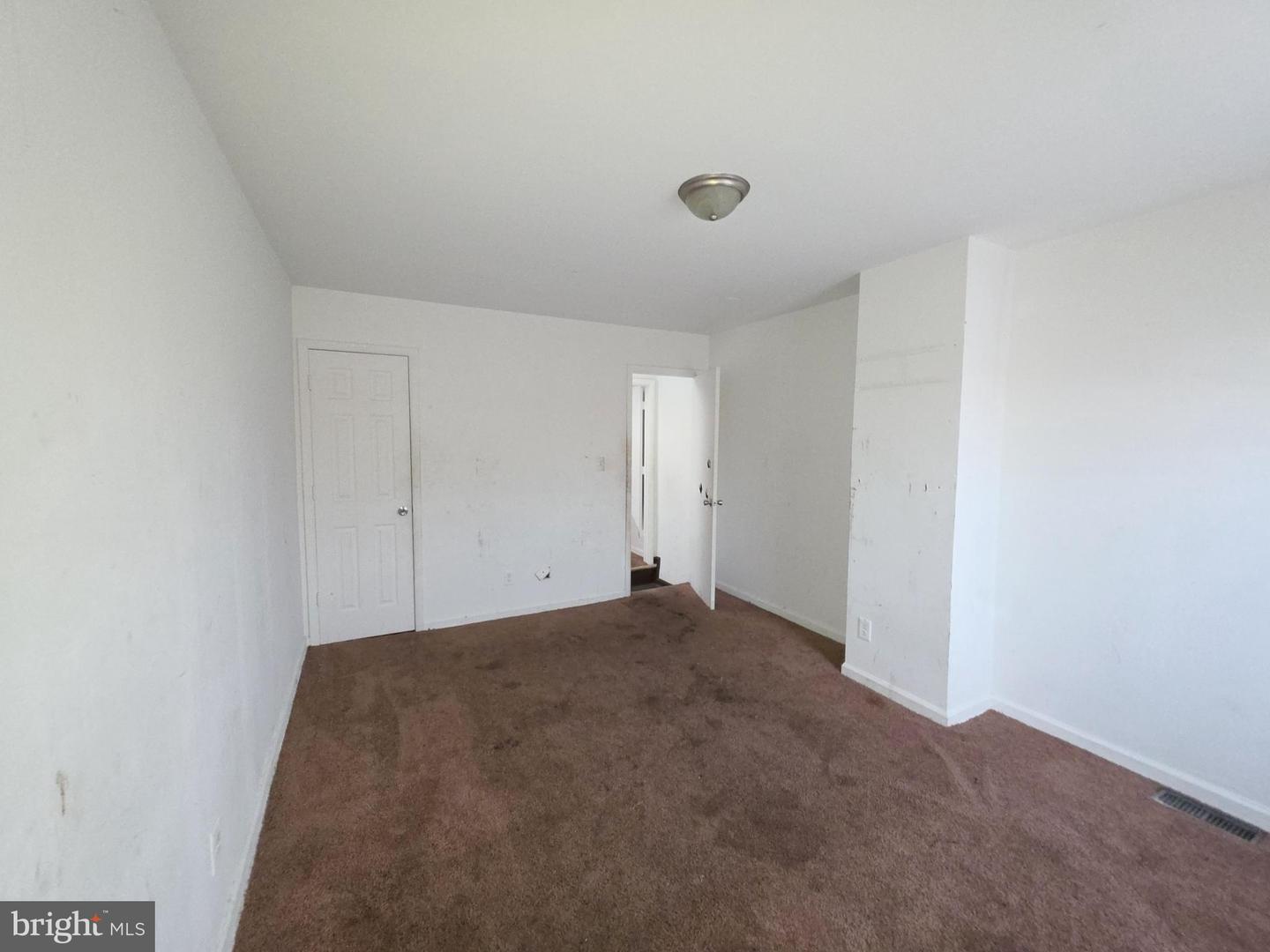 2420 Etting St Property Photo 20