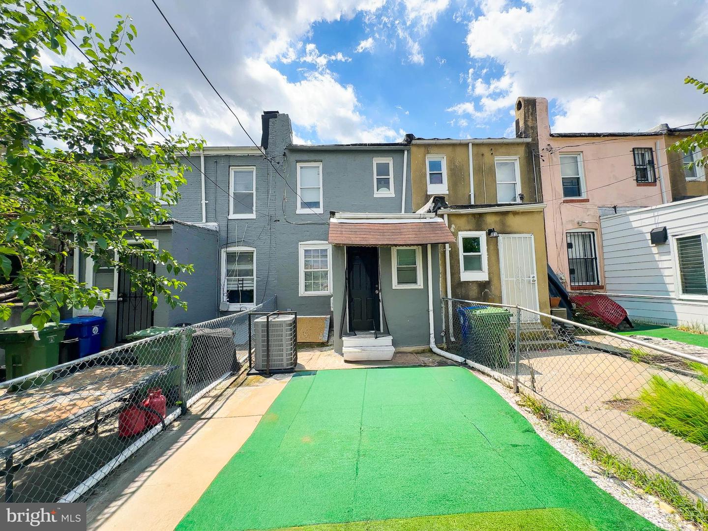 2512 E Chase St Property Photo 18