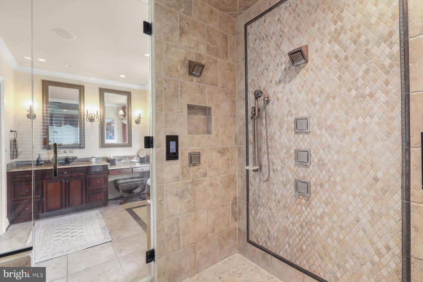 921 Valencia Ct #120 Property Photo 46