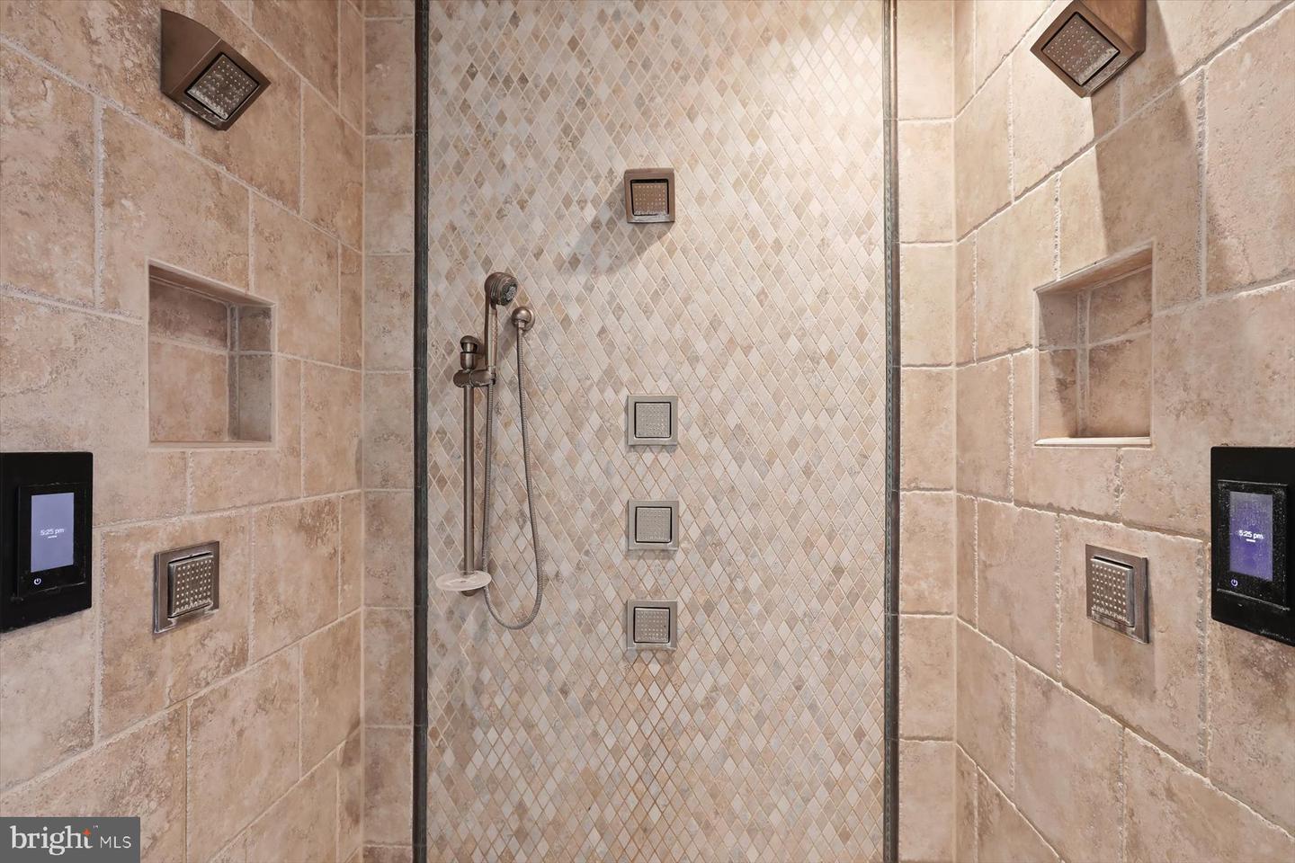 921 Valencia Ct #120 Property Photo 48