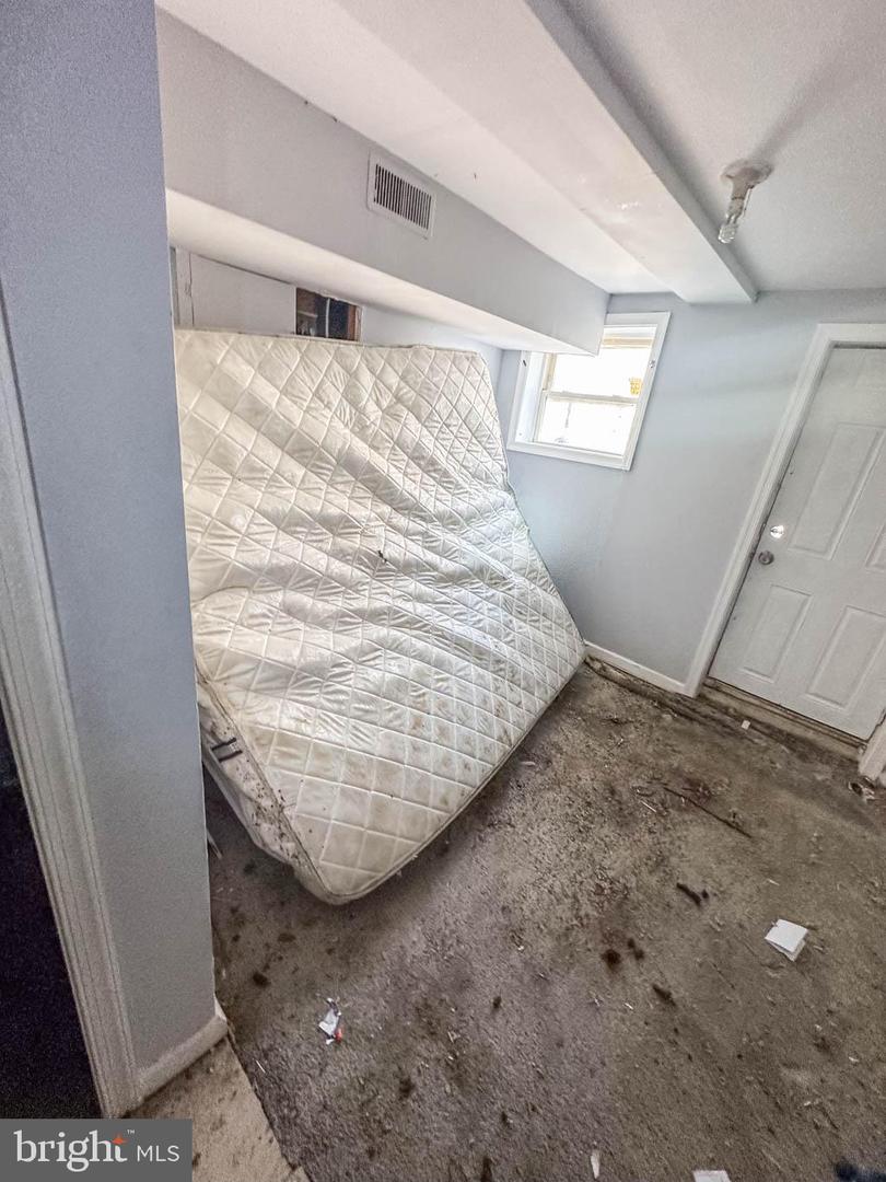 447 N Milton Ave Property Photo 12