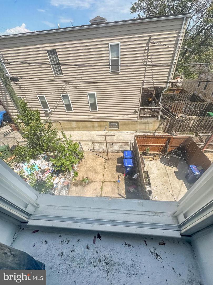 447 N Milton Ave Property Photo 14
