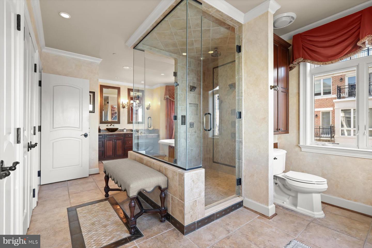 921 Valencia Ct #120 Property Photo 45