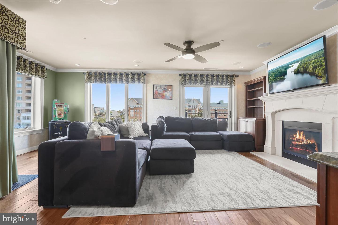921 Valencia Ct #120 Property Photo 51