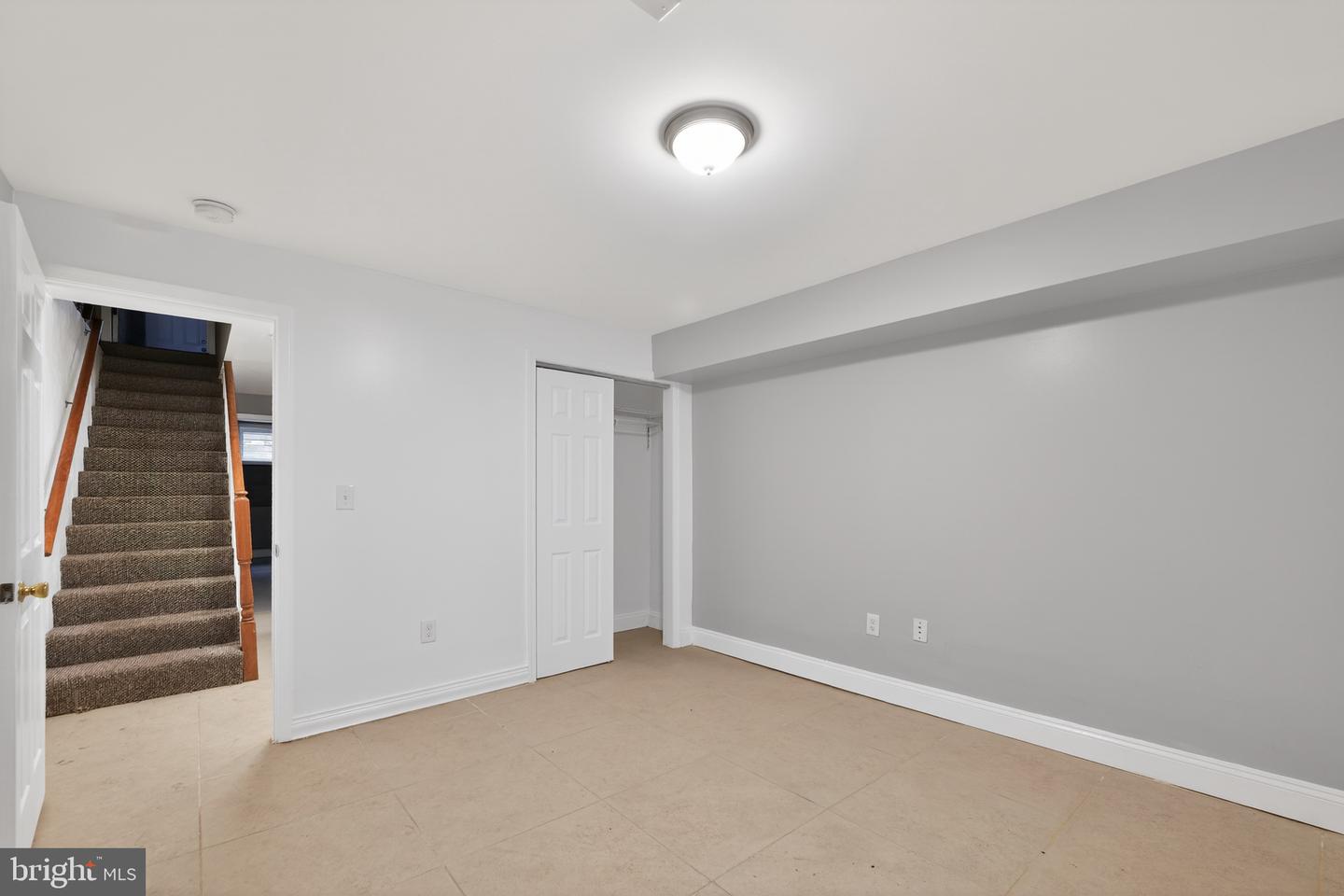 1513 N Montford Ave N Property Photo 23