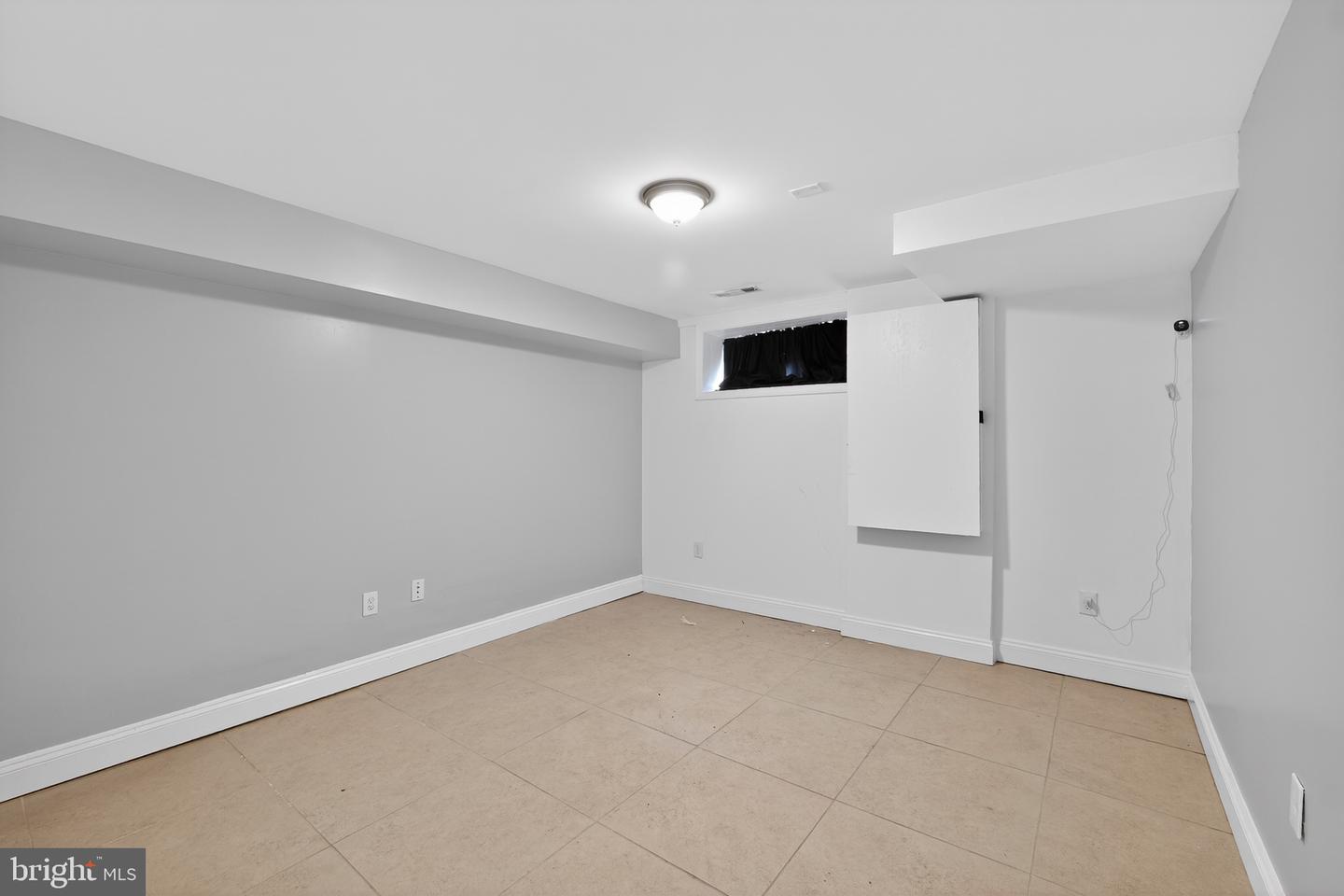 1513 N Montford Ave N Property Photo 26