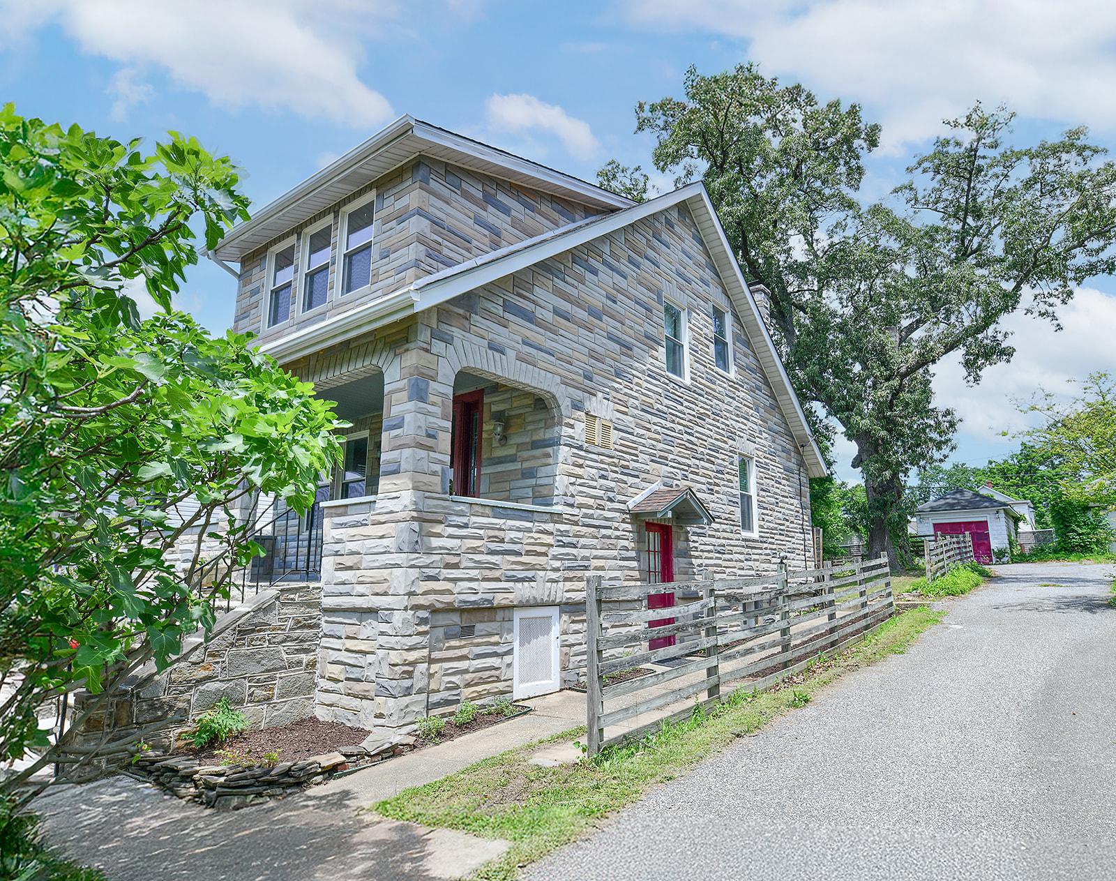 3114 Chesley Ave Property Photo 1
