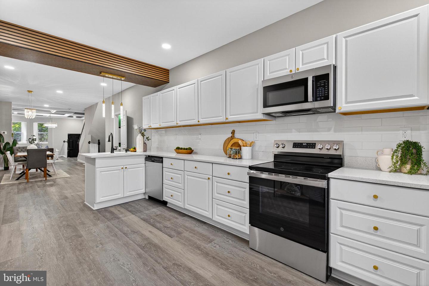 2109 DRUID HILL AVE Property Photo 1