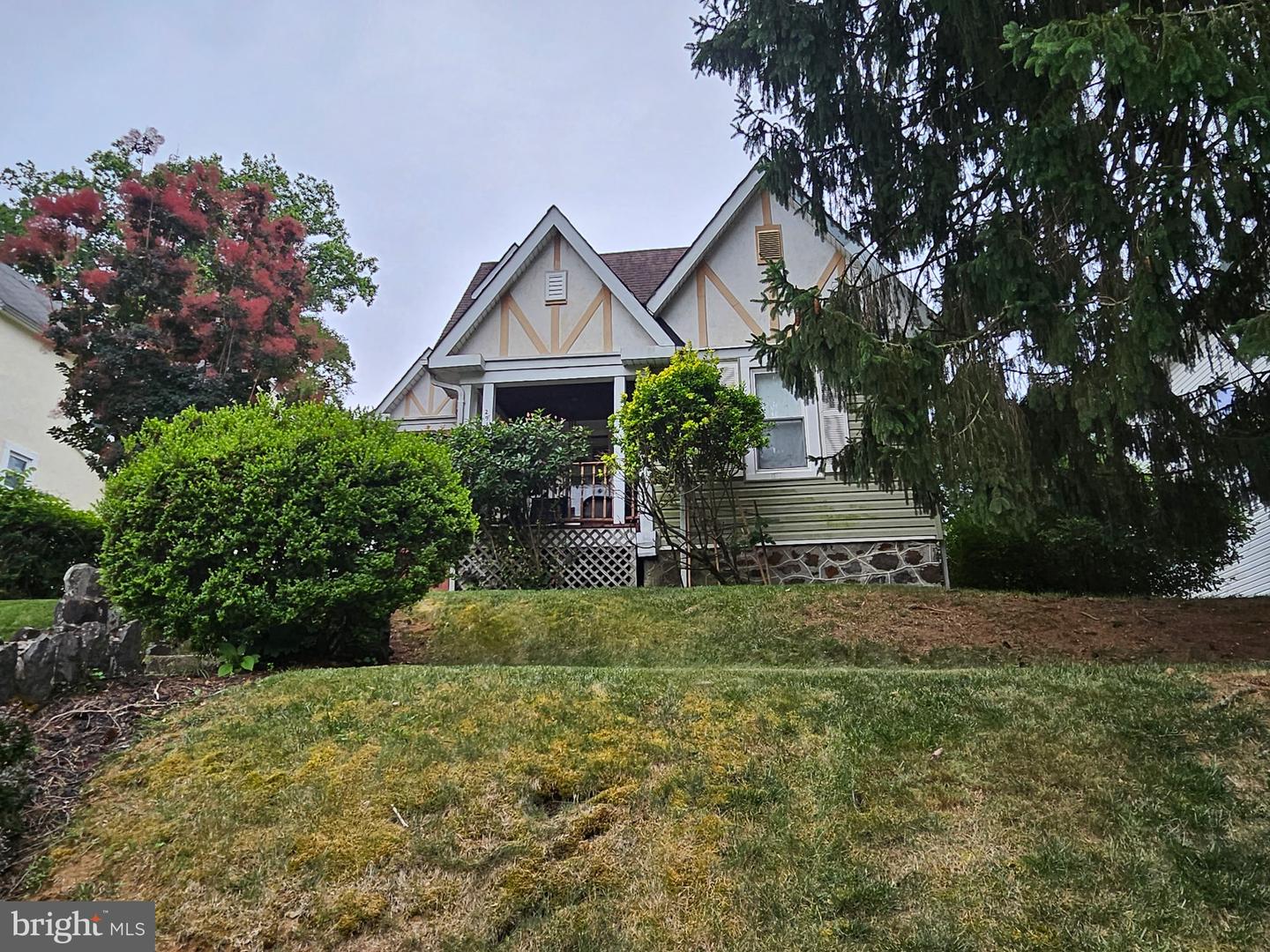 2913 SILVER HILL AVE Property Photo 1