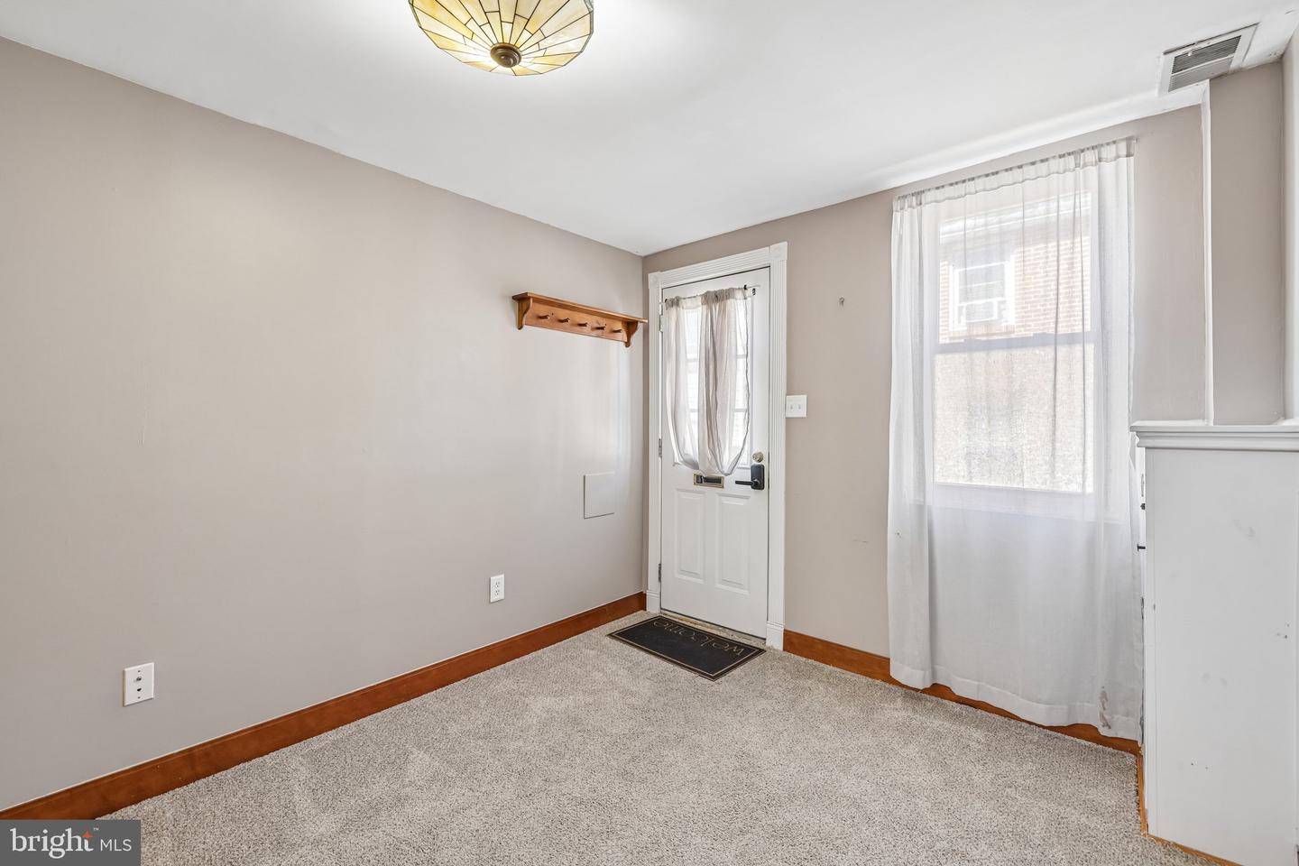 219 Chapel St Property Photo 2