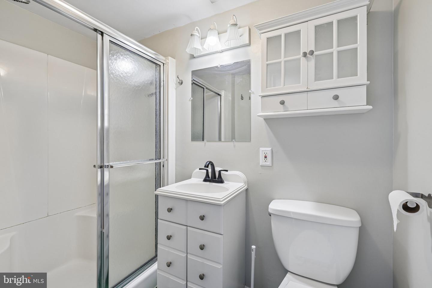 219 Chapel St Property Photo 12