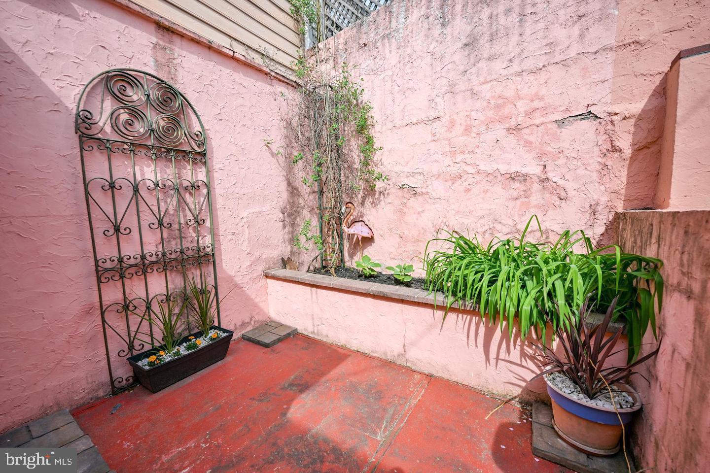 219 Chapel St Property Photo 23